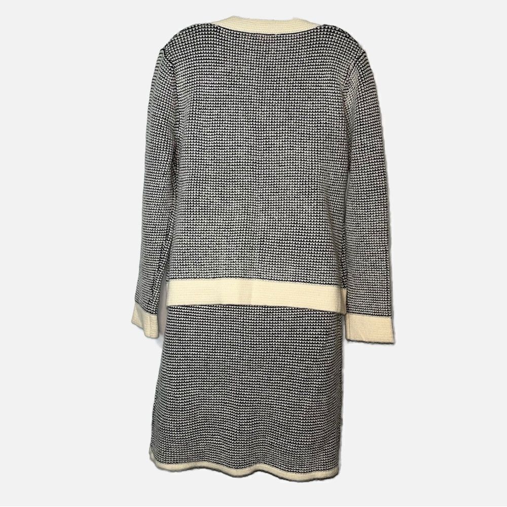 Sioni / Two piece Cardigan and Skirt Set - Picture 2 of 11